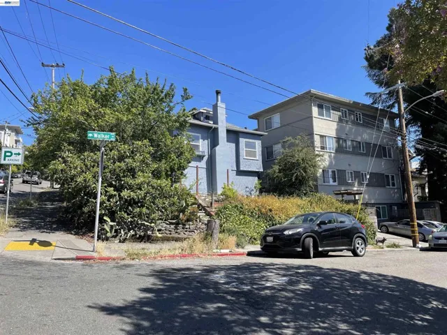 770 Walker Ave, Oakland, California 94610