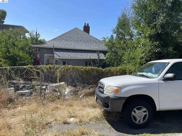 770 Walker Ave, Oakland, California 94610