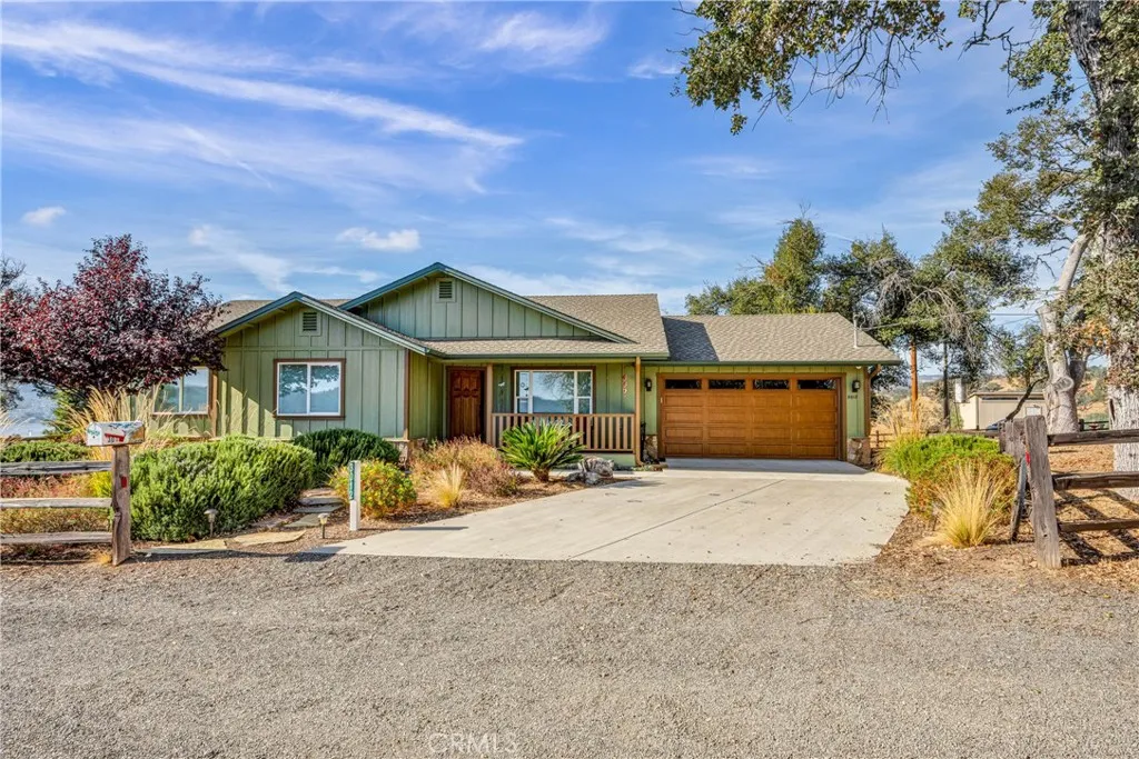 3012 Oak Crest Dr