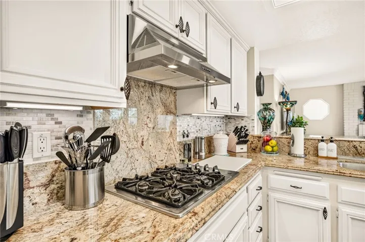 2481 Thistlewood Lane, Corona, California 92882
