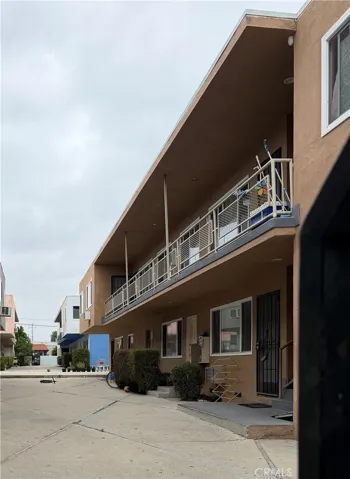 18315 Malden, Northridge, California 91325