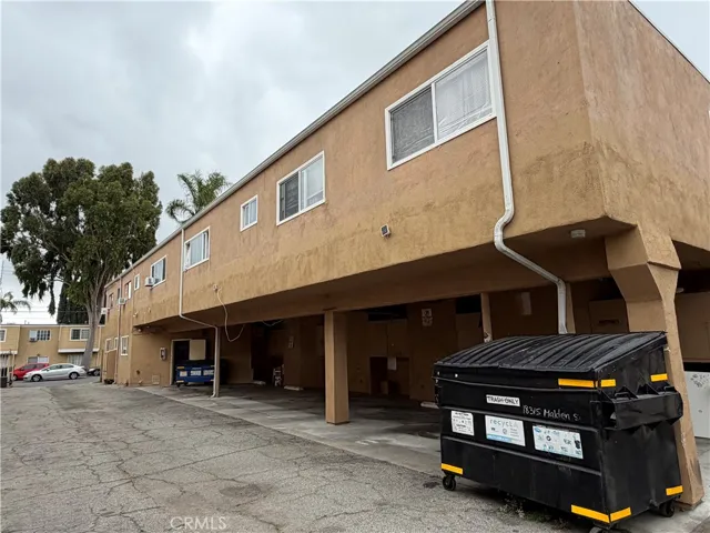 18315 Malden, Northridge, California 91325