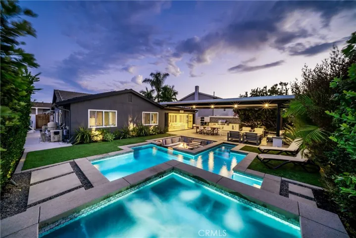8541 Kelso Drive, Huntington Beach, California 92646