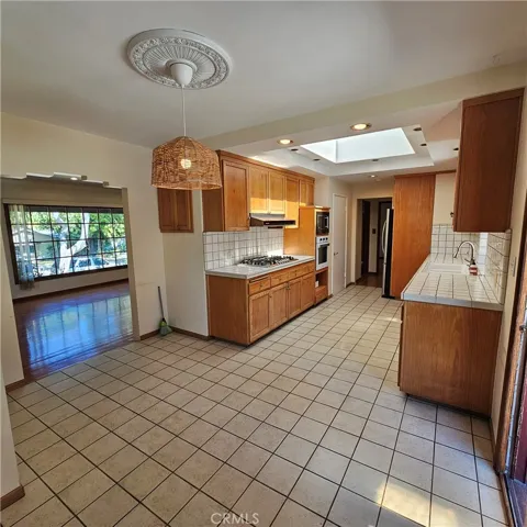 12627 Manor, Hawthorne, California 90250