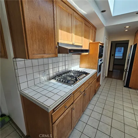 12627 Manor, Hawthorne, California 90250