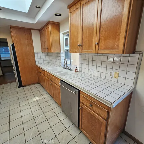 12627 Manor, Hawthorne, California 90250