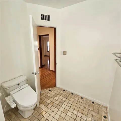 12627 Manor, Hawthorne, California 90250