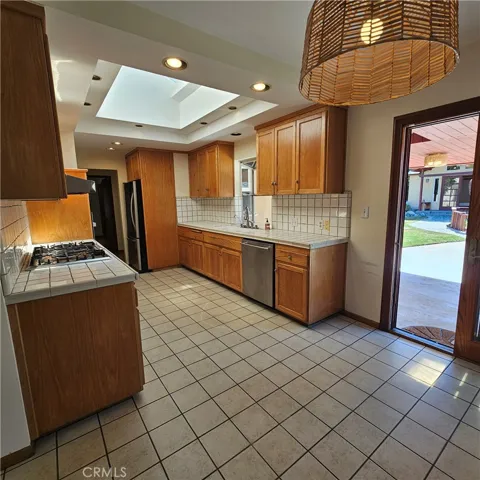 12627 Manor, Hawthorne, California 90250