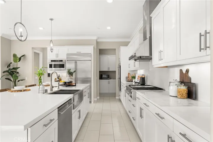 2413 Sierra Bella Drive, Corona, California 92882