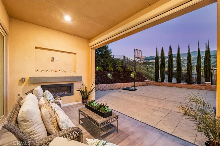 2413 Sierra Bella Drive, Corona, California 92882