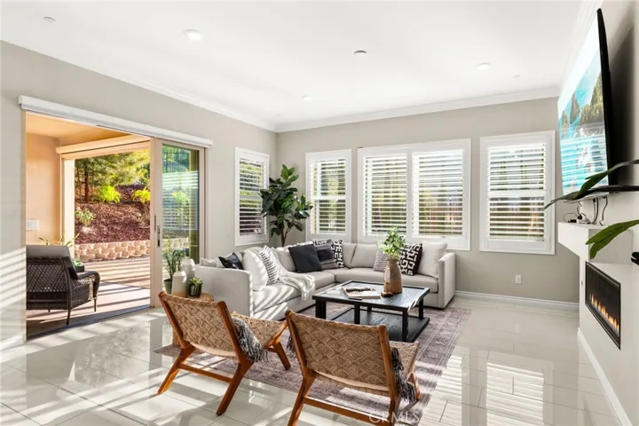 2413 Sierra Bella Drive, Corona, California 92882