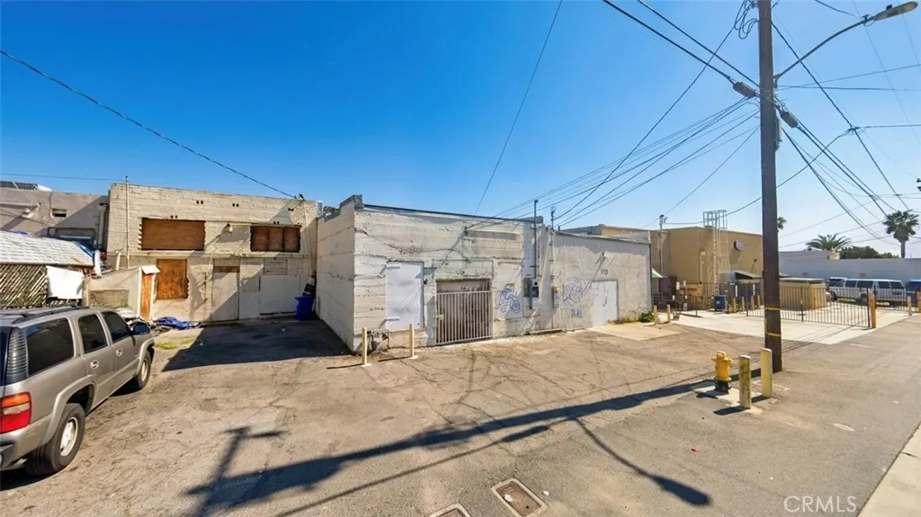 138 S Riverside, Rialto, California 92376 — photo 4