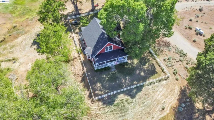 452 Us Hwy 395, Milford, California 96121