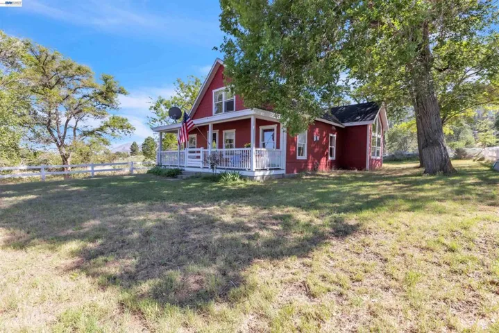 452 Us Hwy 395, Milford, California 96121