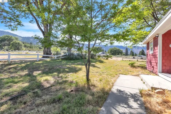 452 Us Hwy 395, Milford, California 96121