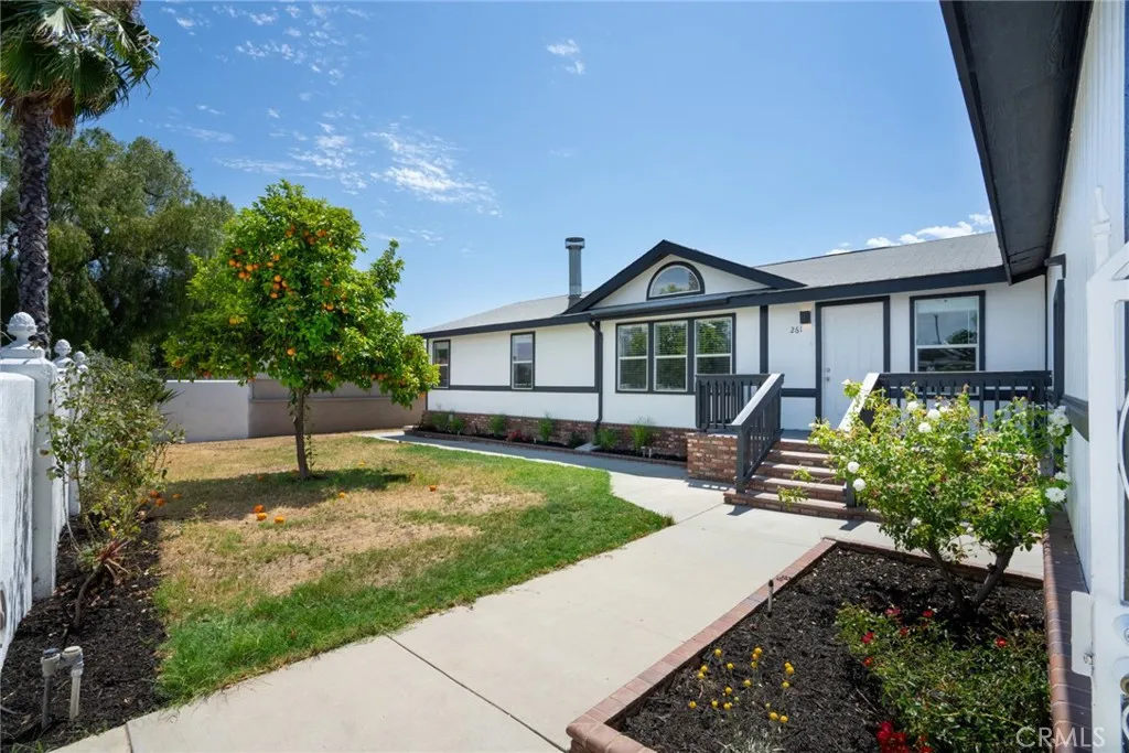 Entry at 261 Las Brisas Circle