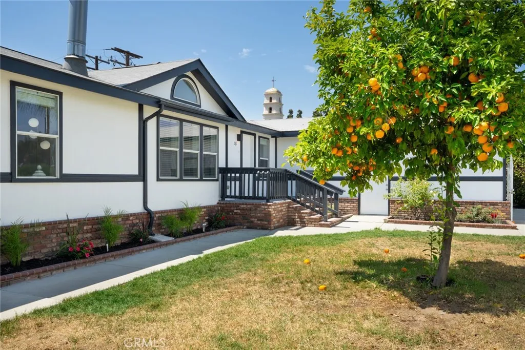 Enclosed front yard at 261 Las Brisas Circle