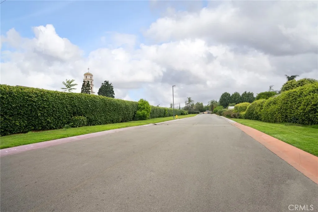 Entry drive into Las Brisas Estates