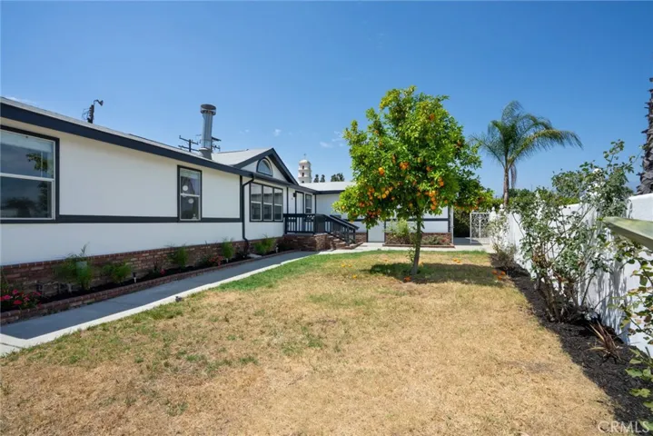 Enclosed front yard at 261 Las Brisas Circle