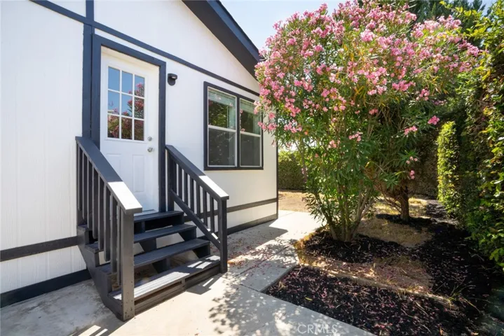 Side yard with private Entry to Bedroom #02