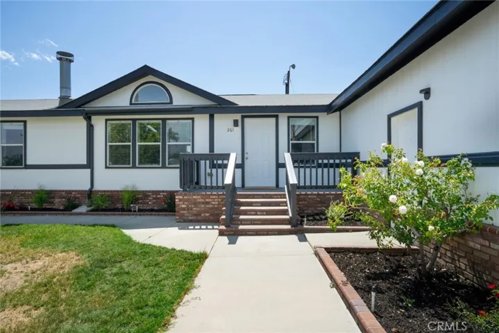 Entry at 261 Las Brisas Circle