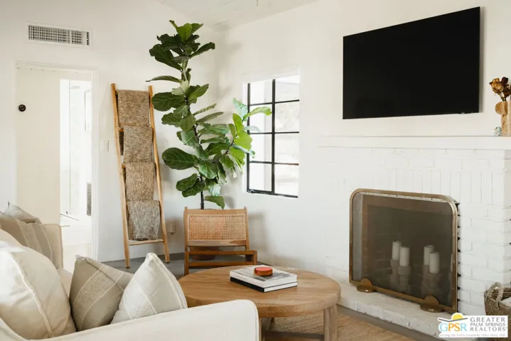 625 S Camino Real, Palm Springs, California 92264