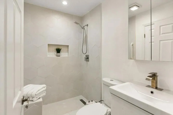 20550 Buena Monte Drive, San Jose, California 95120