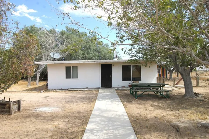 21212 Rainbow, Hinkley, California 92347