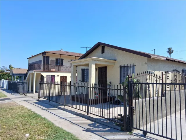 626 W Century, Los Angeles, California 90044
