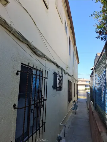 626 W Century, Los Angeles, California 90044