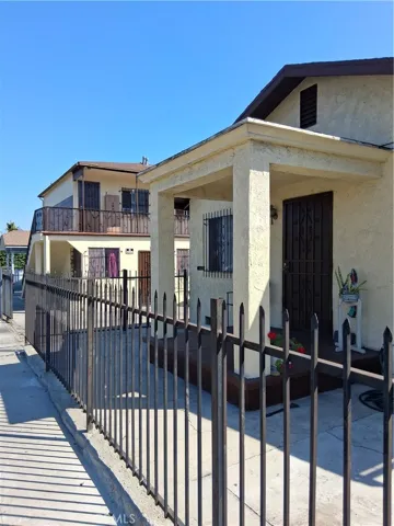 626 W Century, Los Angeles, California 90044