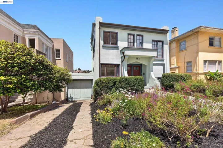 753 Warfield Ave, Oakland, California 94610
