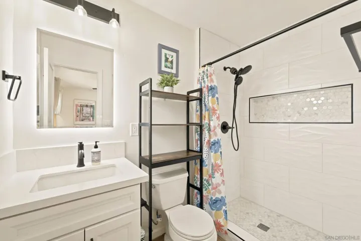 5444 Princess View, San Diego, California 92120