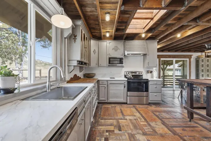 1077 Montecito Way, Ramona, California 92065
