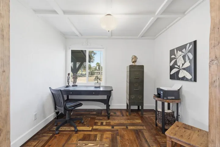 Studio/Study/Office