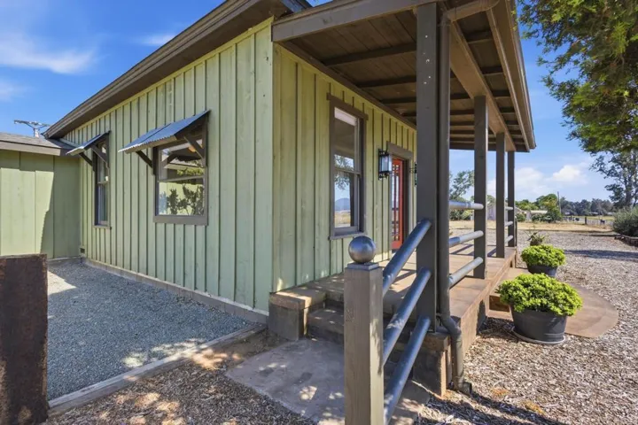 1077 Montecito Way, Ramona, California 92065