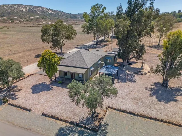 1077 Montecito Way, Ramona, California 92065
