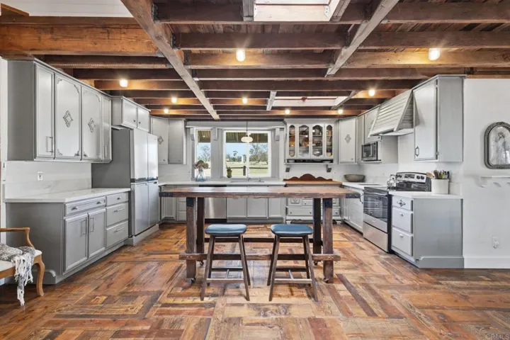 1077 Montecito Way, Ramona, California 92065