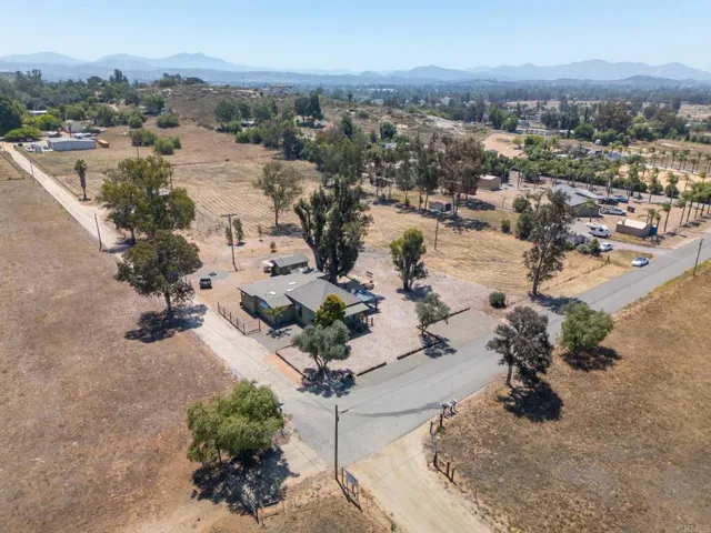 1077 Montecito Way, Ramona, California 92065