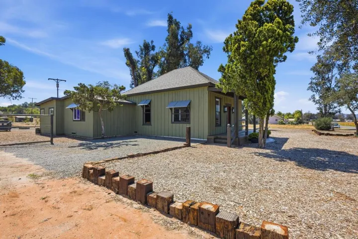 1077 Montecito Way, Ramona, California 92065
