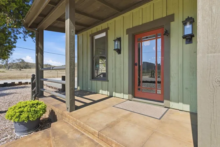 1077 Montecito Way, Ramona, California 92065