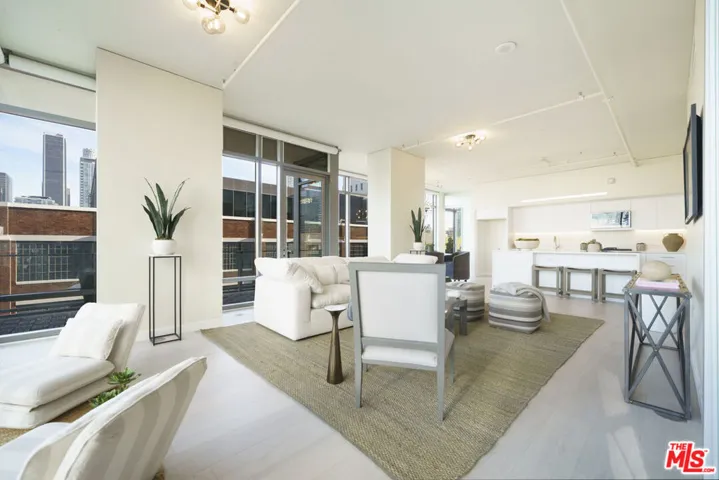 1100 S Hope Street 716, Los Angeles, California 90015