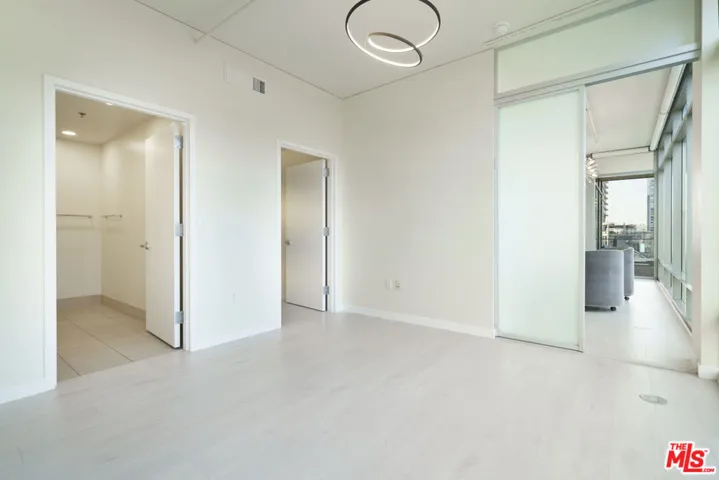 1100 S Hope Street 716, Los Angeles, California 90015
