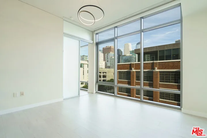 1100 S Hope Street 716, Los Angeles, California 90015