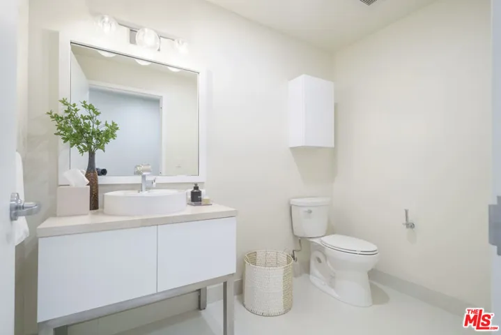 1100 S Hope Street 716, Los Angeles, California 90015