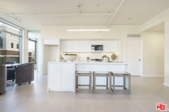 1100 S Hope Street 716, Los Angeles, California 90015
