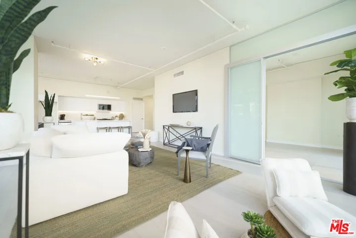 1100 S Hope Street 716, Los Angeles, California 90015
