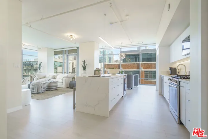 1100 S Hope Street 716, Los Angeles, California 90015