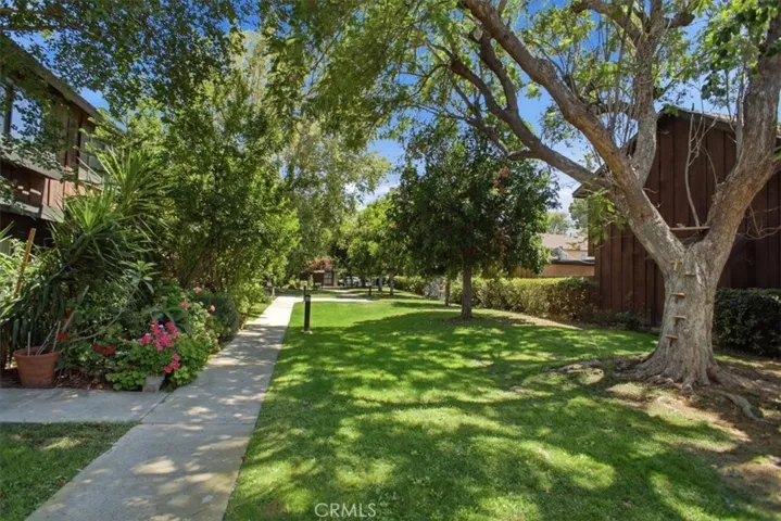 7509 Winnetka Ave, Winnetka, California 91306