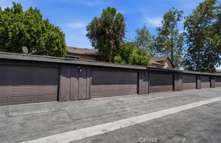 7509 Winnetka Ave, Winnetka, California 91306